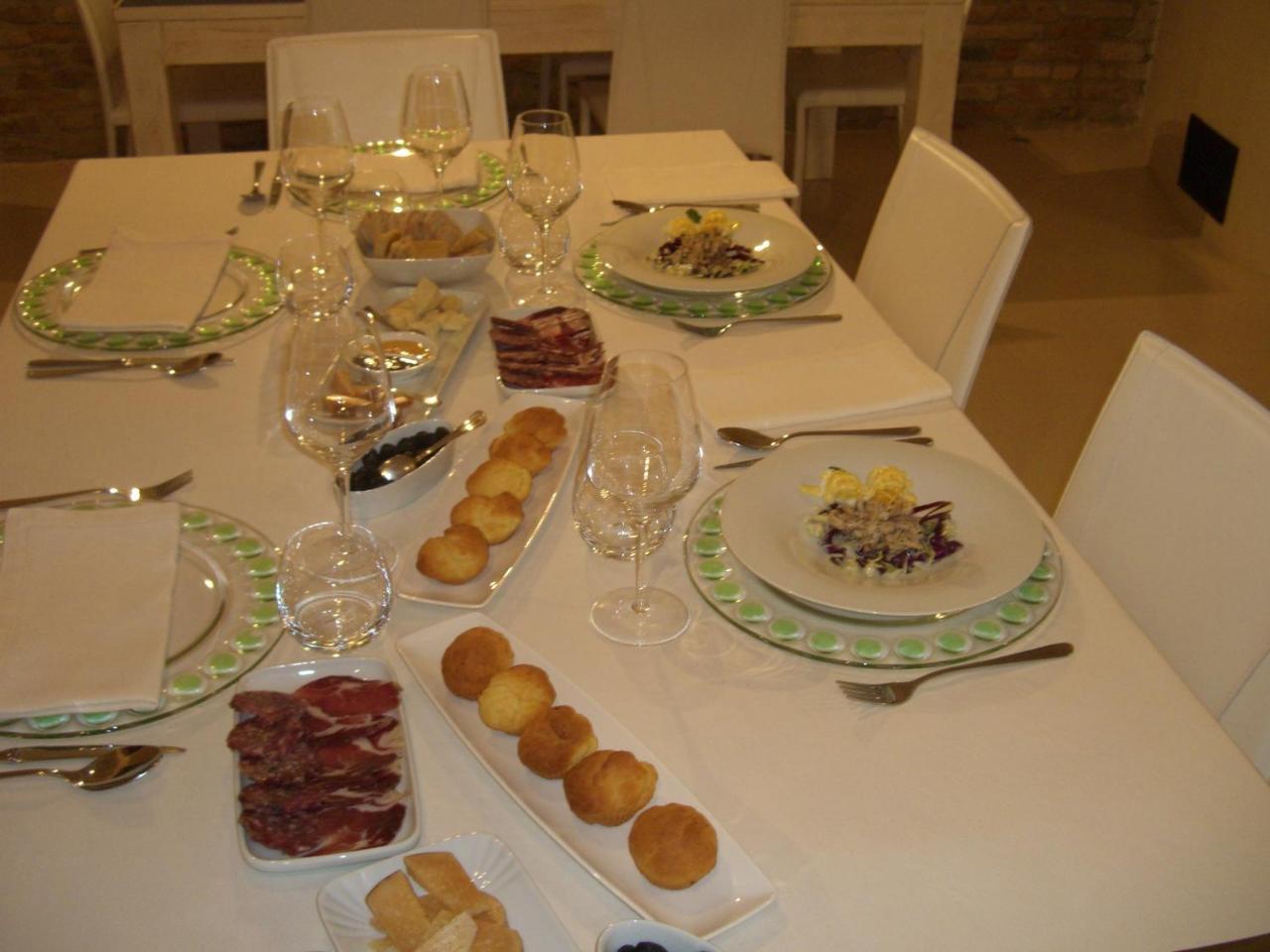 Agriturismo Pozzuolo Serrungarina Экстерьер фото